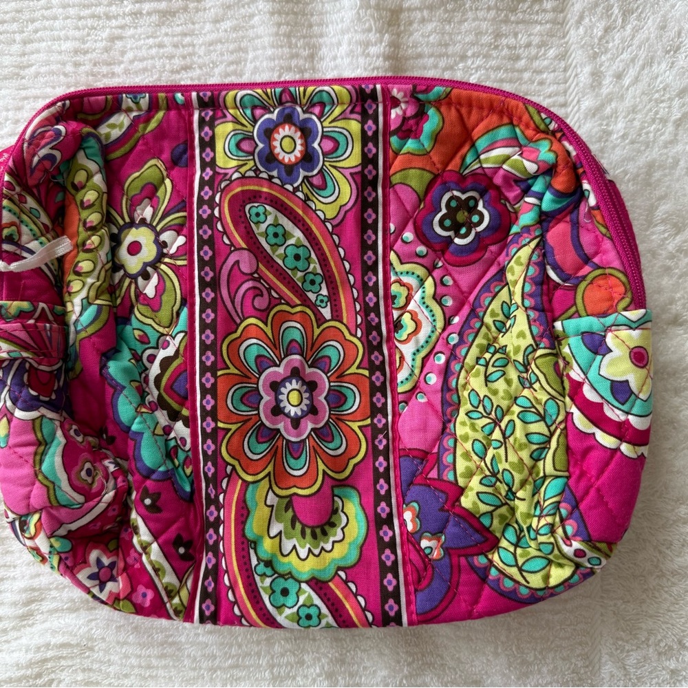 Vera Bradley L,M,S cosmetic bags,Tech case, Zip ID case and Lanyard set (6) - Picture 2 of 7